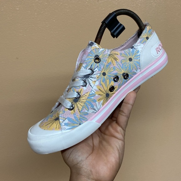 Rocket Dog Jazzin Floral Print Sneakers - Picture 9 of 16